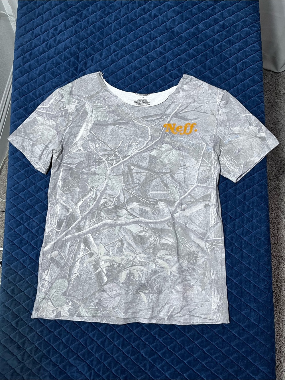 Neff Women’s Short Sleeve Tee in Camo - Peanuts have a nice day -  Charlie Brown